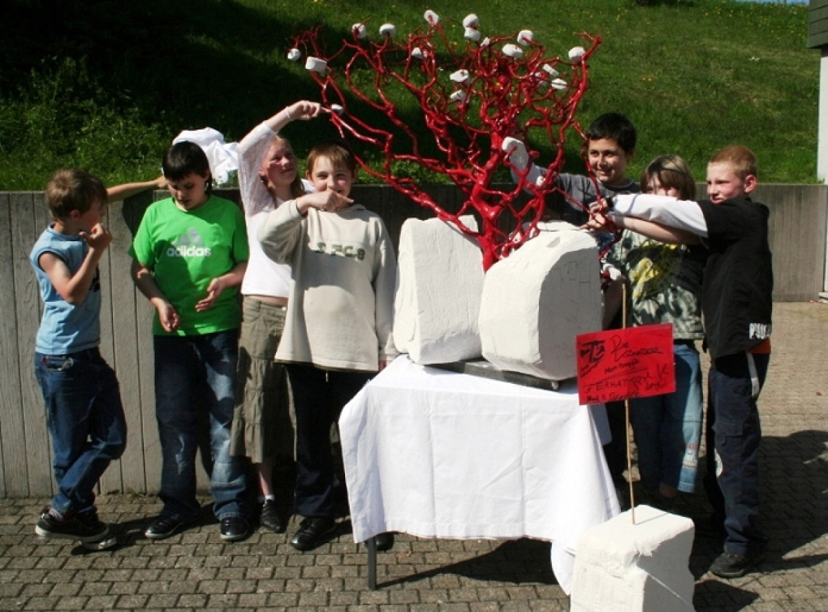 Enthüllung eines Kunstwerks der Sozialen Gruppenarbeit in Bonndorf